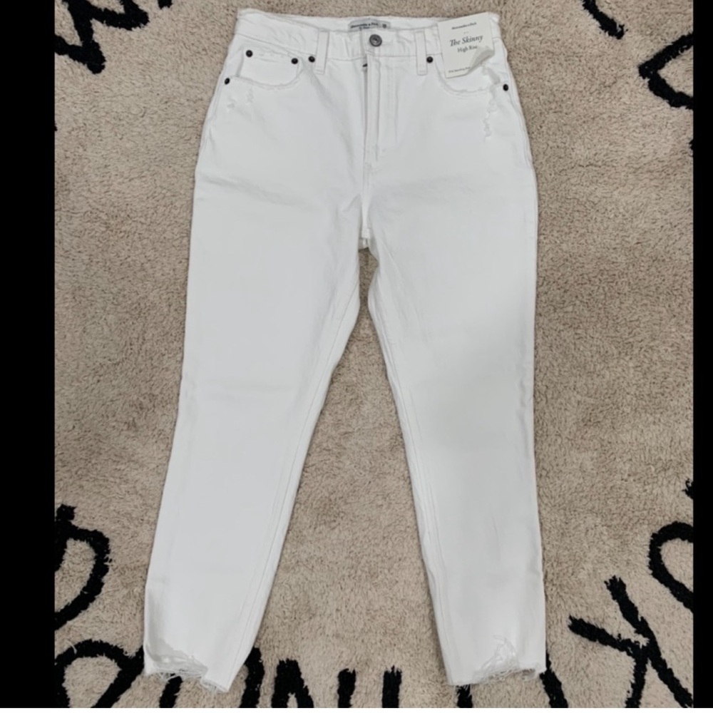 Abercrombie & Fitch The Skinny High Rise. Item 087